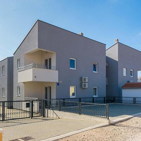 Nice Apartment In Vrsi-Mulo With Wifi Exteriör bild