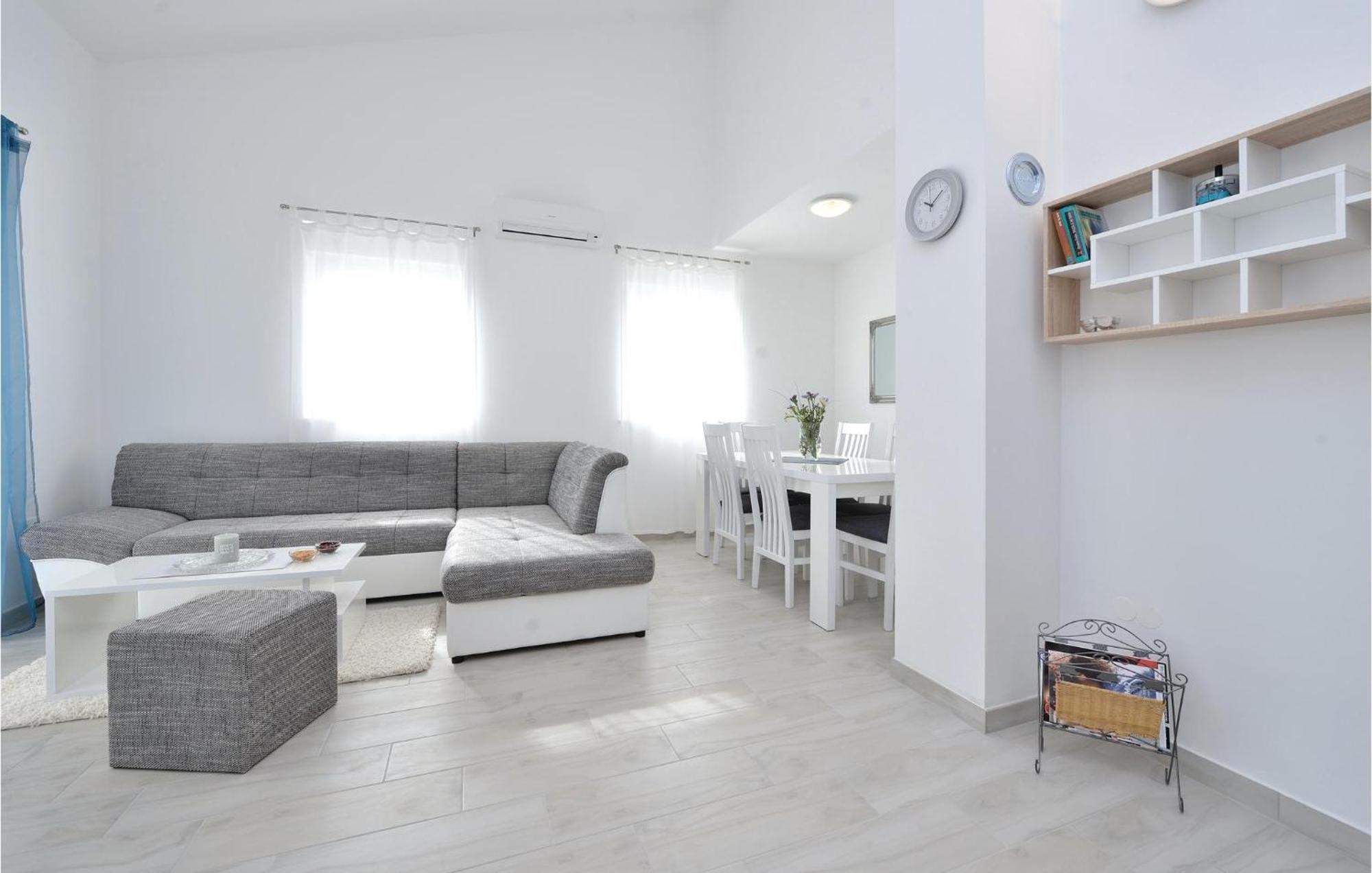 Nice Apartment In Vrsi-Mulo With Wifi Exteriör bild