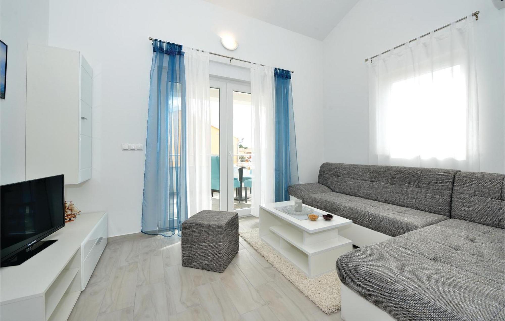 Nice Apartment In Vrsi-Mulo With Wifi Exteriör bild