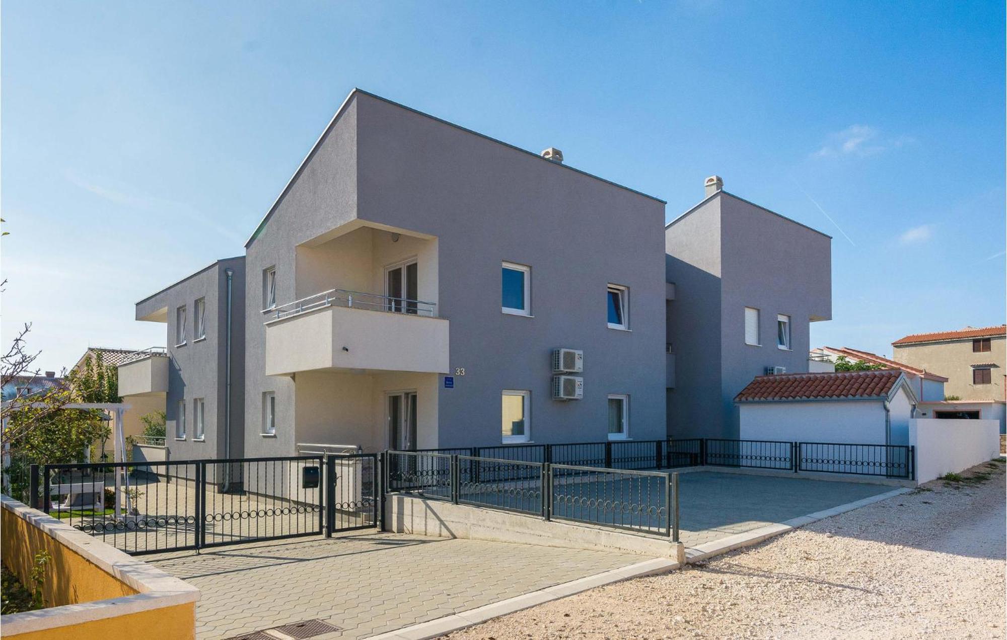 Nice Apartment In Vrsi-Mulo With Wifi Exteriör bild
