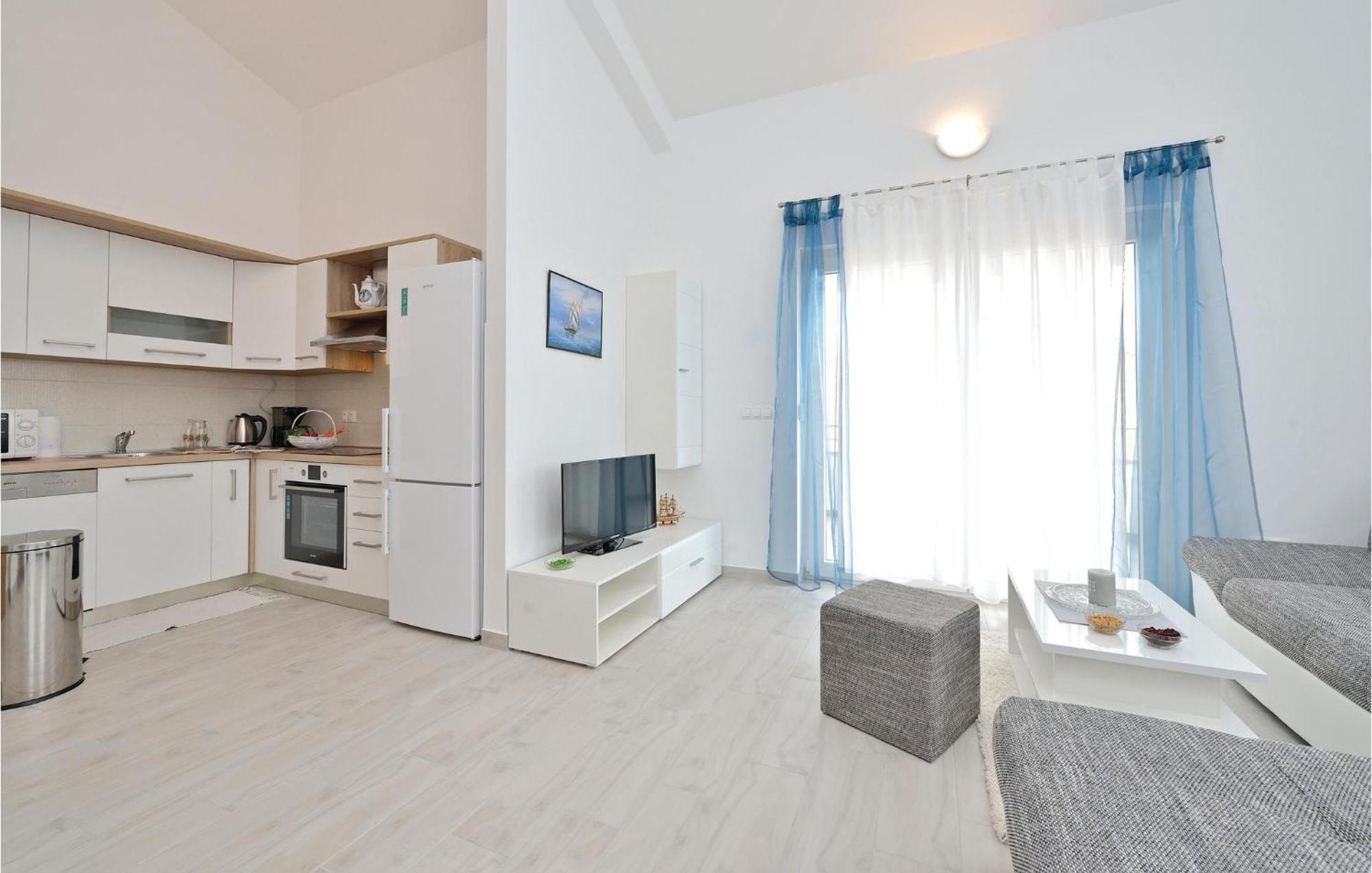 Nice Apartment In Vrsi-Mulo With Wifi Exteriör bild